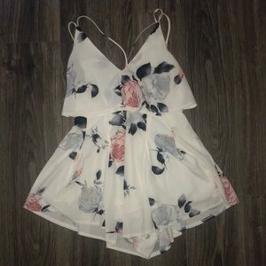 NWOT. Hello Molly floral romper